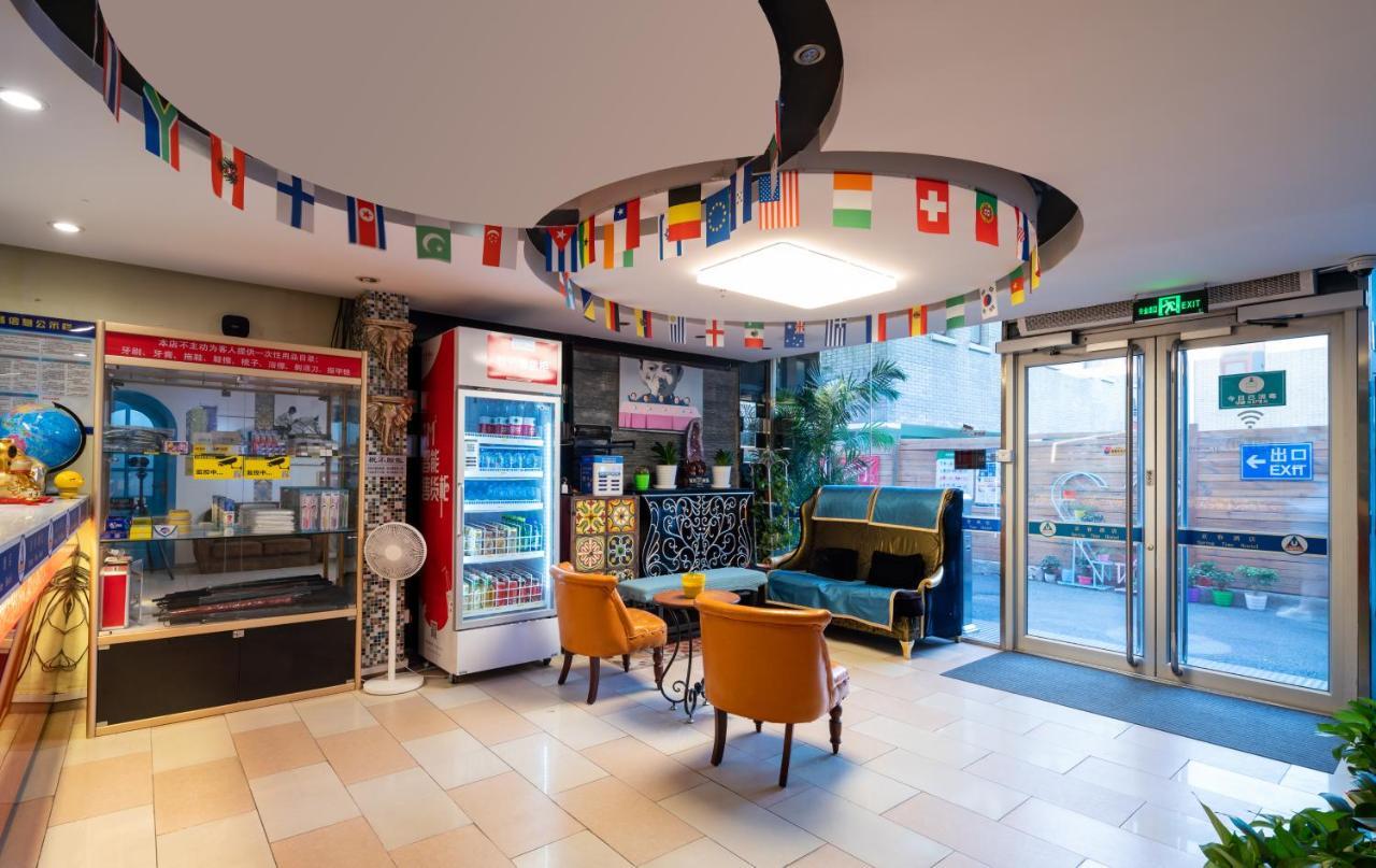 Spring Time Hostel--Nearby Tiananmen Square & Forbidden City & Wangfujing Street & Line 5,6 Subway Nearby,Free Wifi Beijing Exterior photo