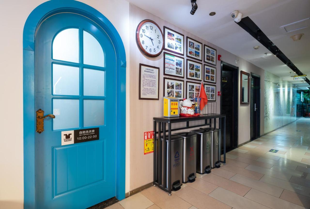 Spring Time Hostel--Nearby Tiananmen Square & Forbidden City & Wangfujing Street & Line 5,6 Subway Nearby,Free Wifi Beijing Exterior photo
